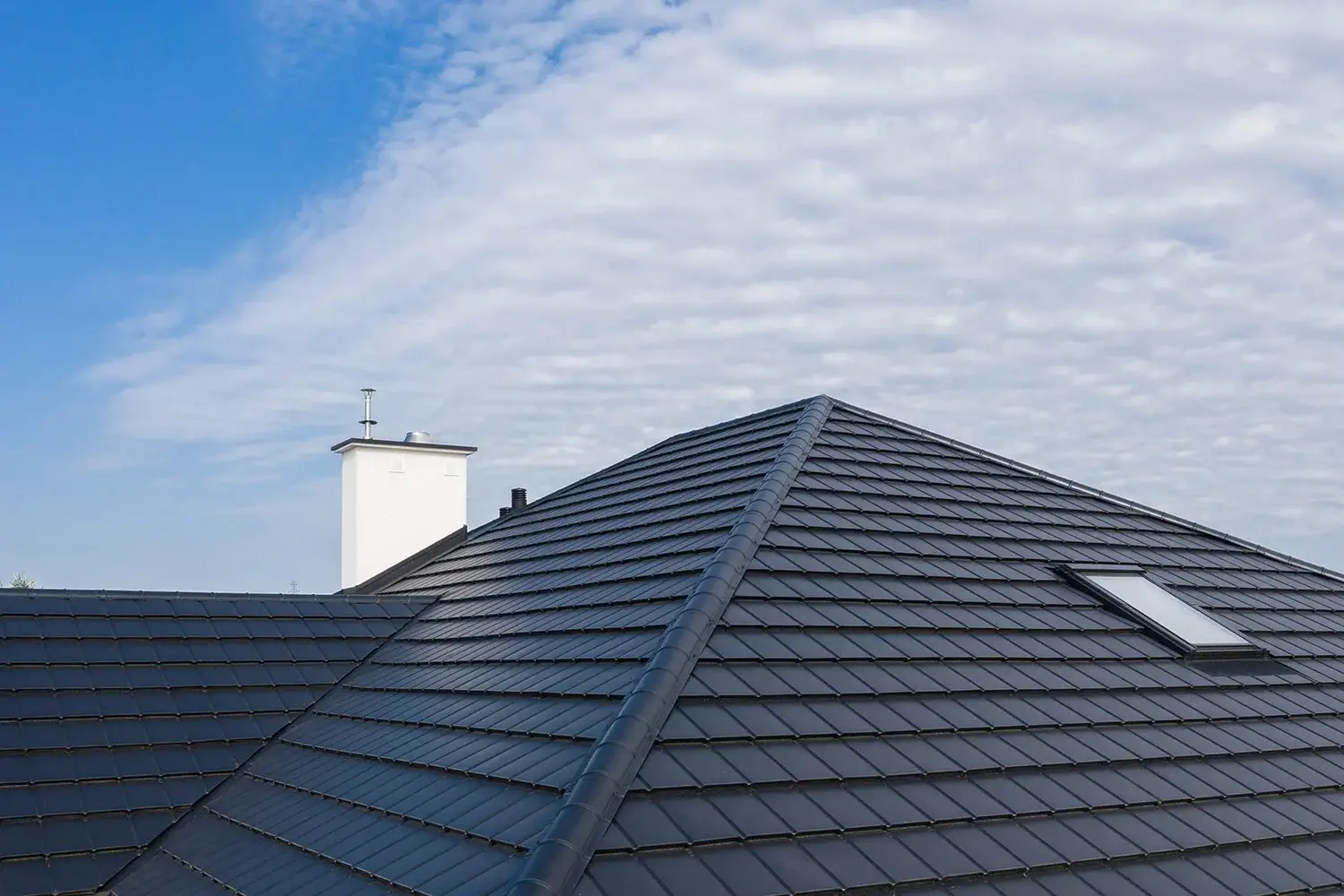 Vizualizace detail střechy s dvoumodulovou plechovou taškou IZI ROOF