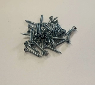 Vrut průměr těla 3,5mm , TX15 ZN